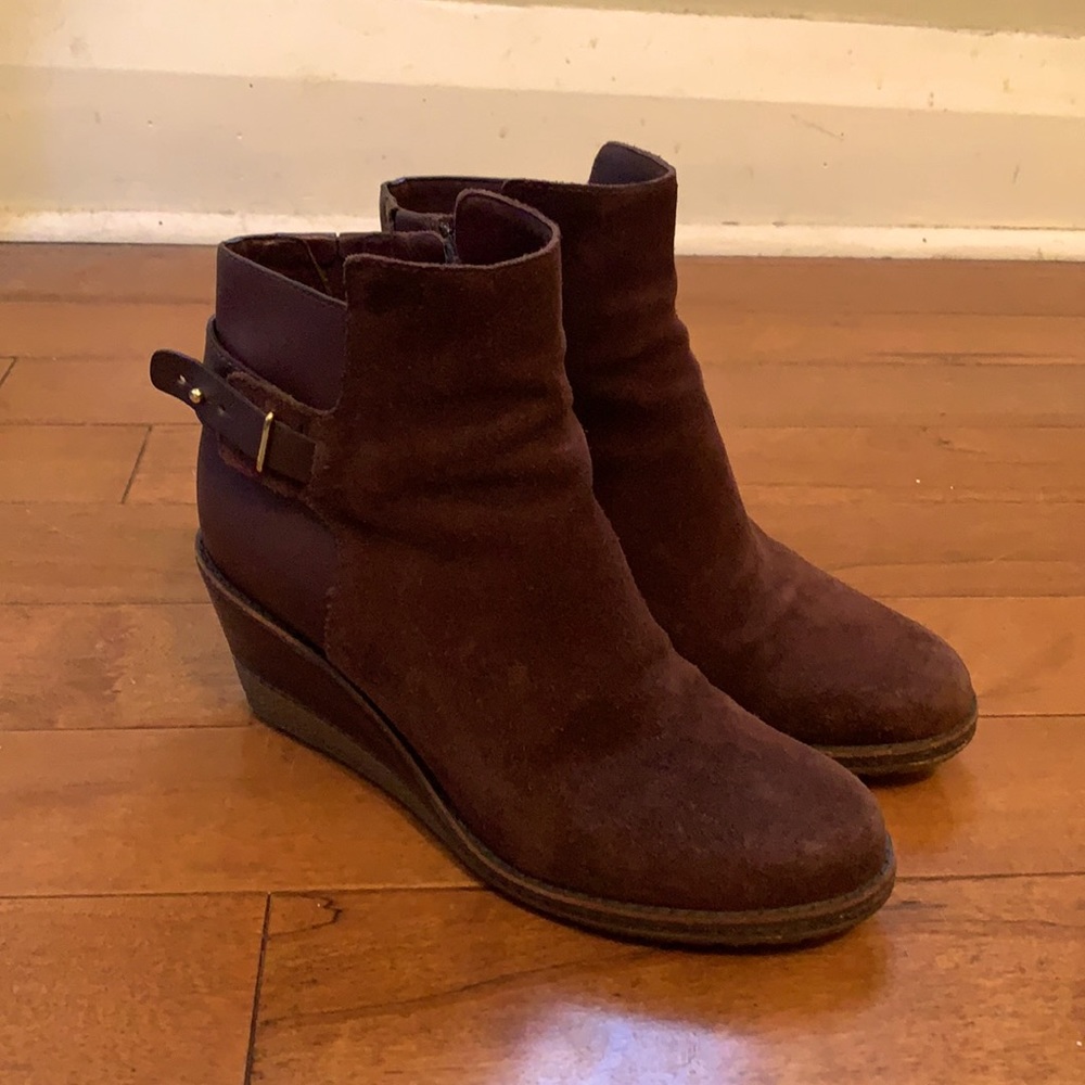 Rare Cole Haan +Nike Women’s Size 8 Brown Suede and Leather Wedge Booties D38389